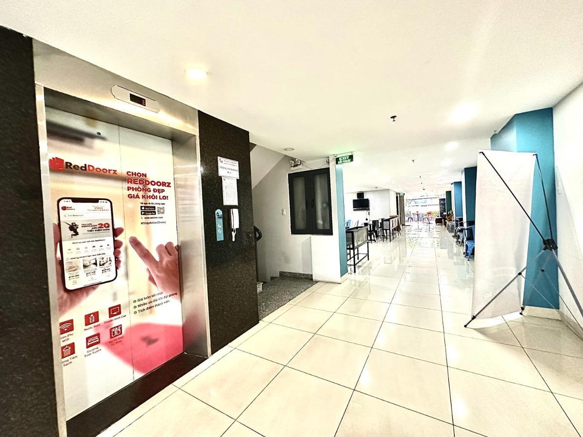 RedDoorz The Jade Hotel Than Nhan Trung Ho-Chi-Minh-Stadt Exterior foto